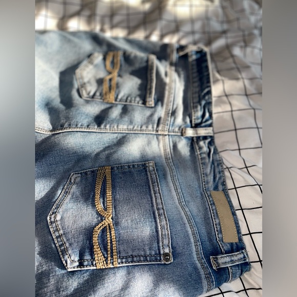 Mid Rise Buffalo David Bitton Jeans😍 - Picture 3 of 8